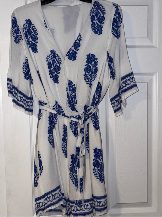 Cupshe Dresses & Skirts - Cupshe White & Blue Floral shorts romper